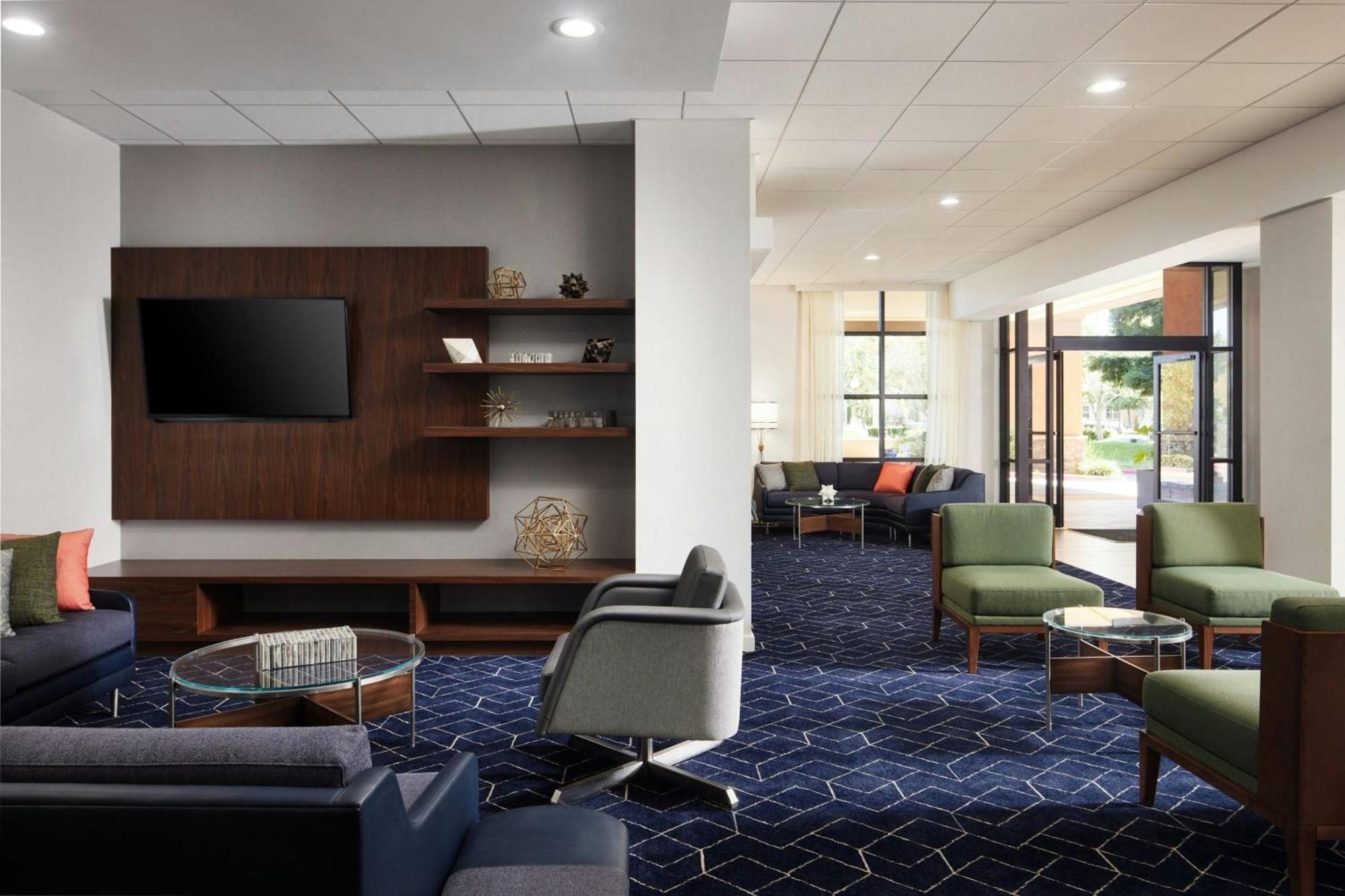 Hotel Courtyard By Marriott